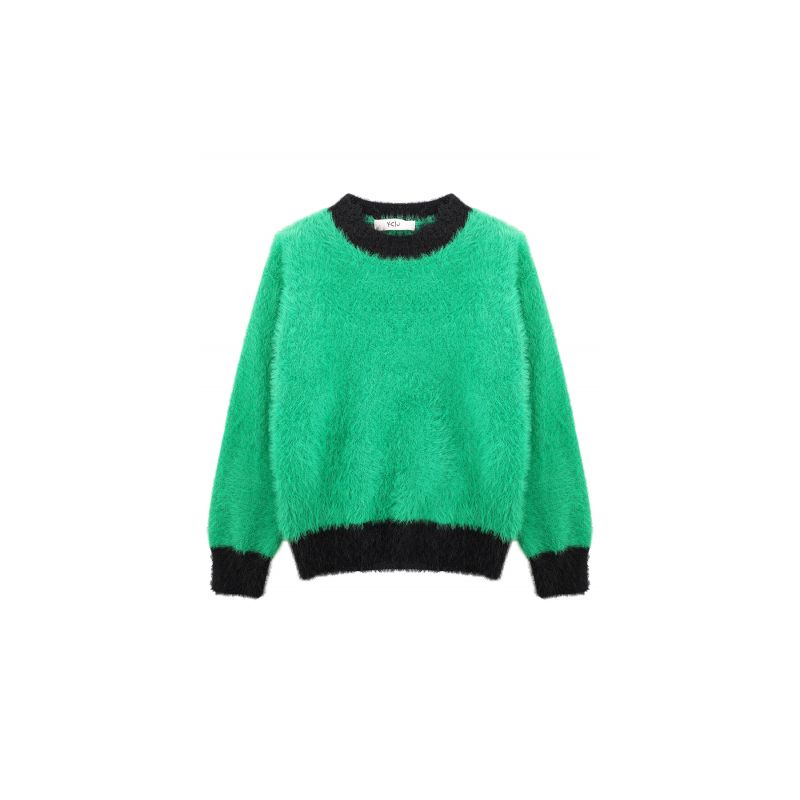Зелений пухнастий светр для дівчинки