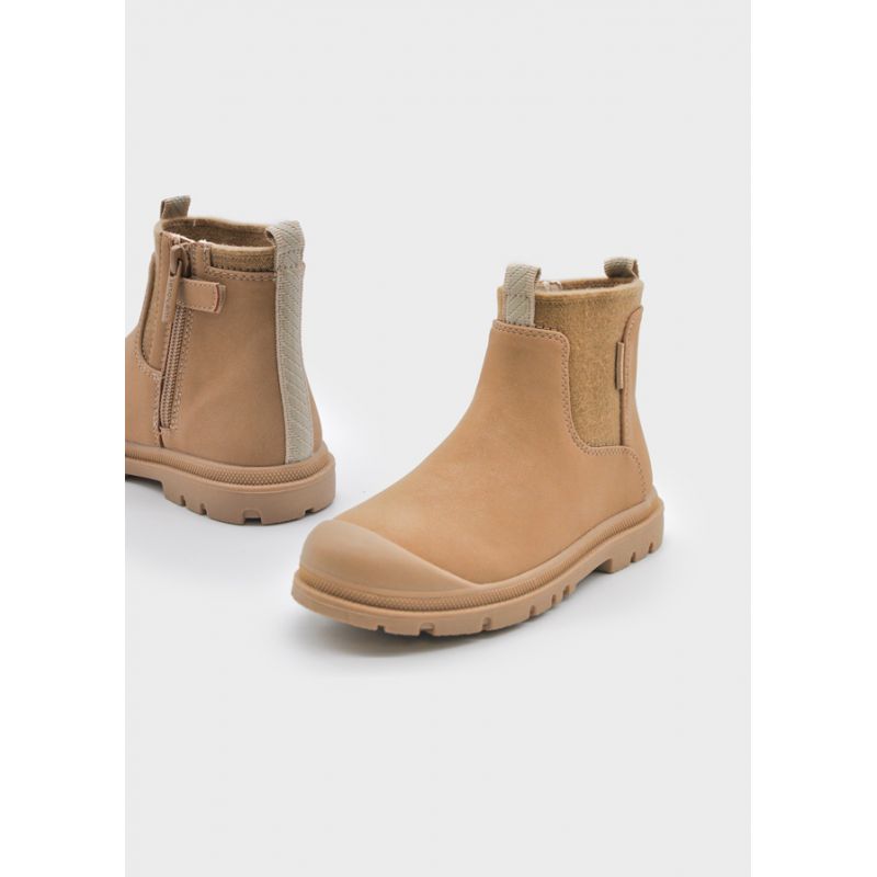 Бежеві напівчеревики для дівчинки