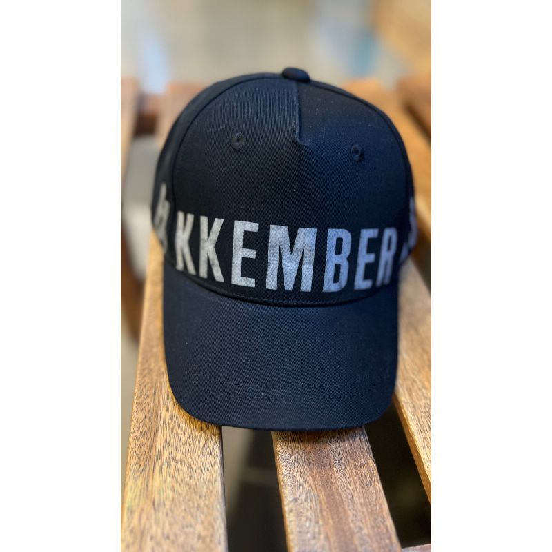 Чорна бейсболка з логотипом "Bikk" для хлопчика
