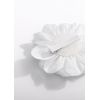 Біла заколка-квітка для дівчинки